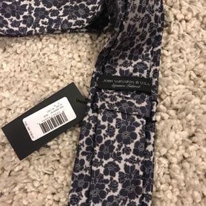 NWT John Varvatos Blue & Grey Floral Tie